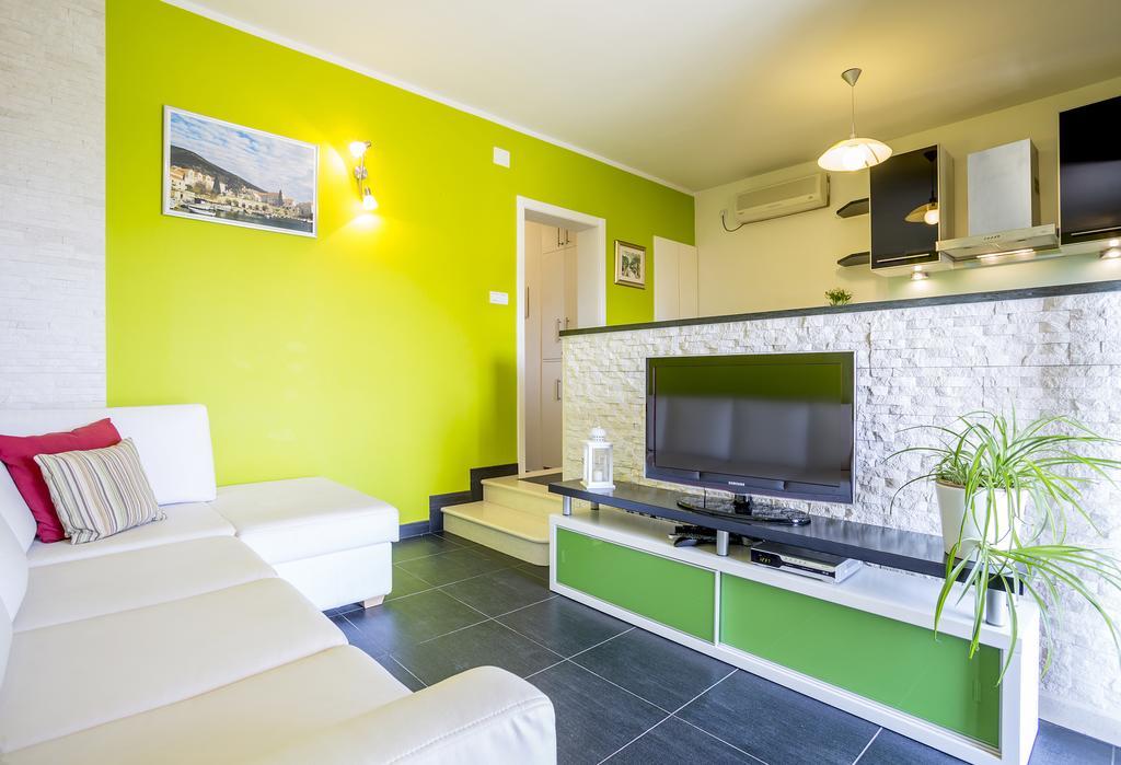 Apartments Biserka ボル 部屋 写真