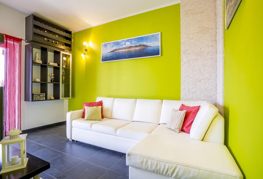 Apartments Biserka ボル 部屋 写真