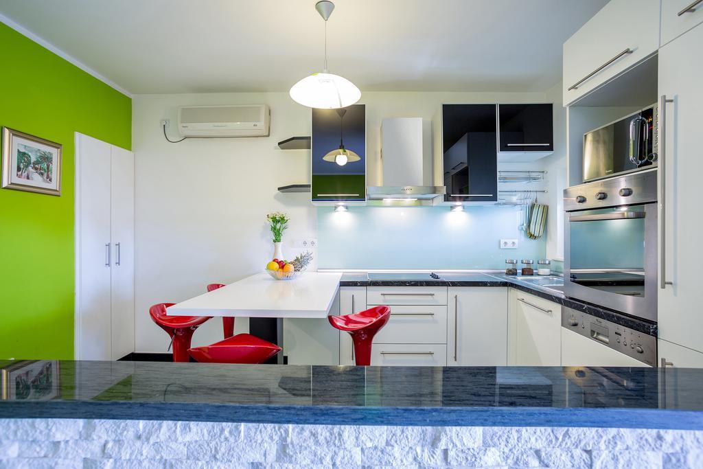 Apartments Biserka ボル 部屋 写真
