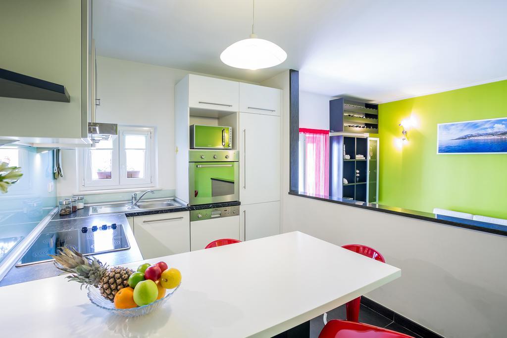 Apartments Biserka ボル 部屋 写真