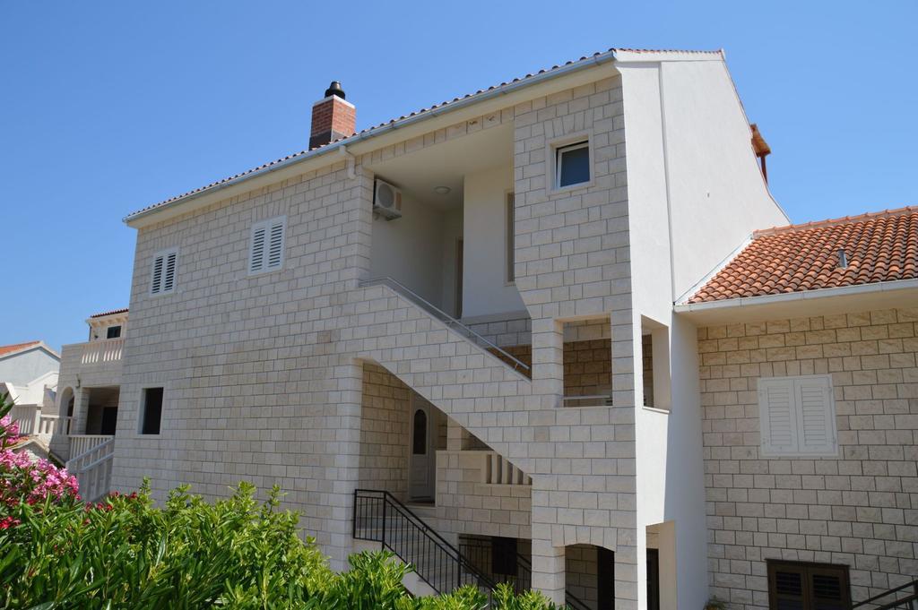 Apartments Biserka ボル エクステリア 写真
