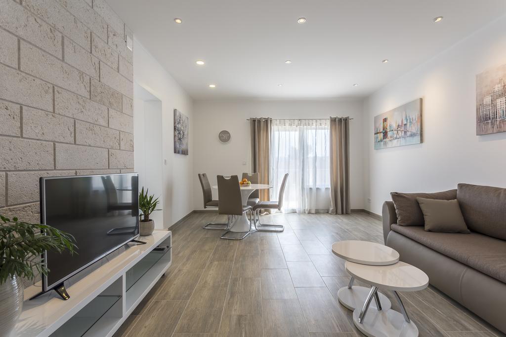 Apartments Biserka ボル エクステリア 写真