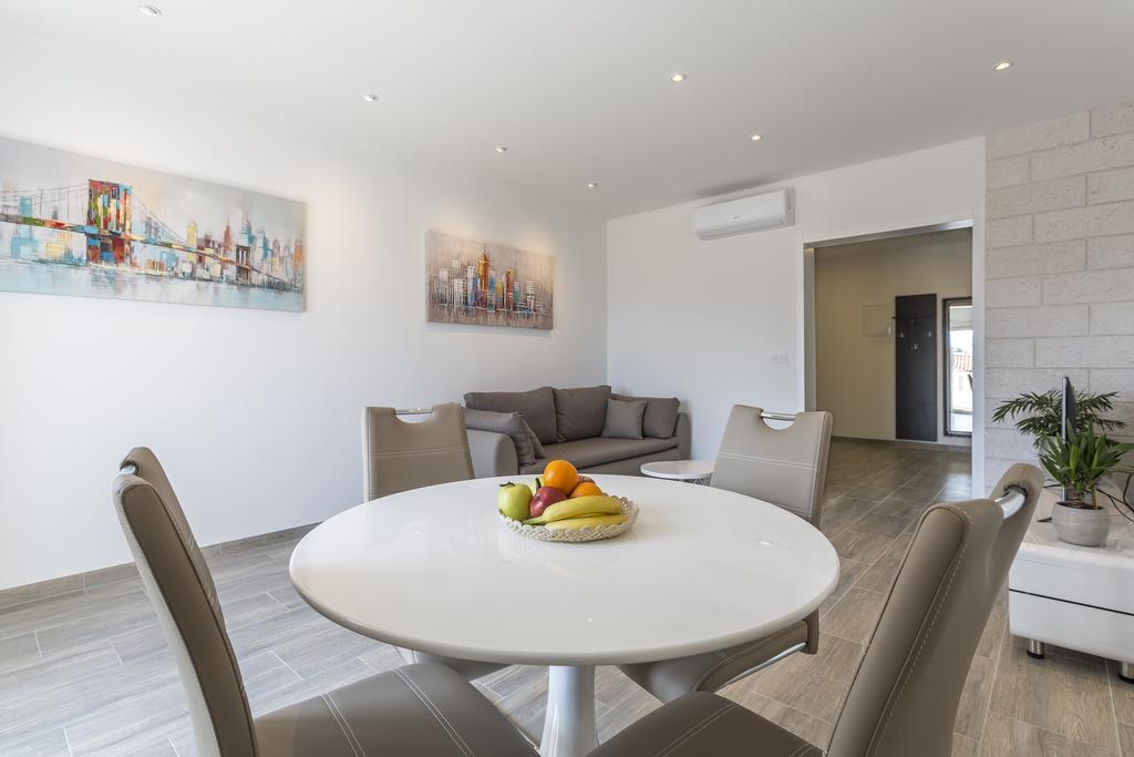 Apartments Biserka ボル エクステリア 写真