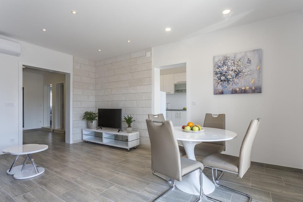 Apartments Biserka ボル エクステリア 写真
