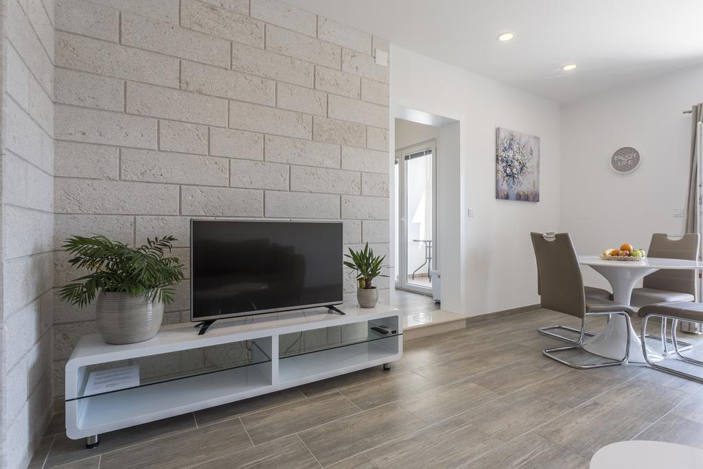 Apartments Biserka ボル エクステリア 写真